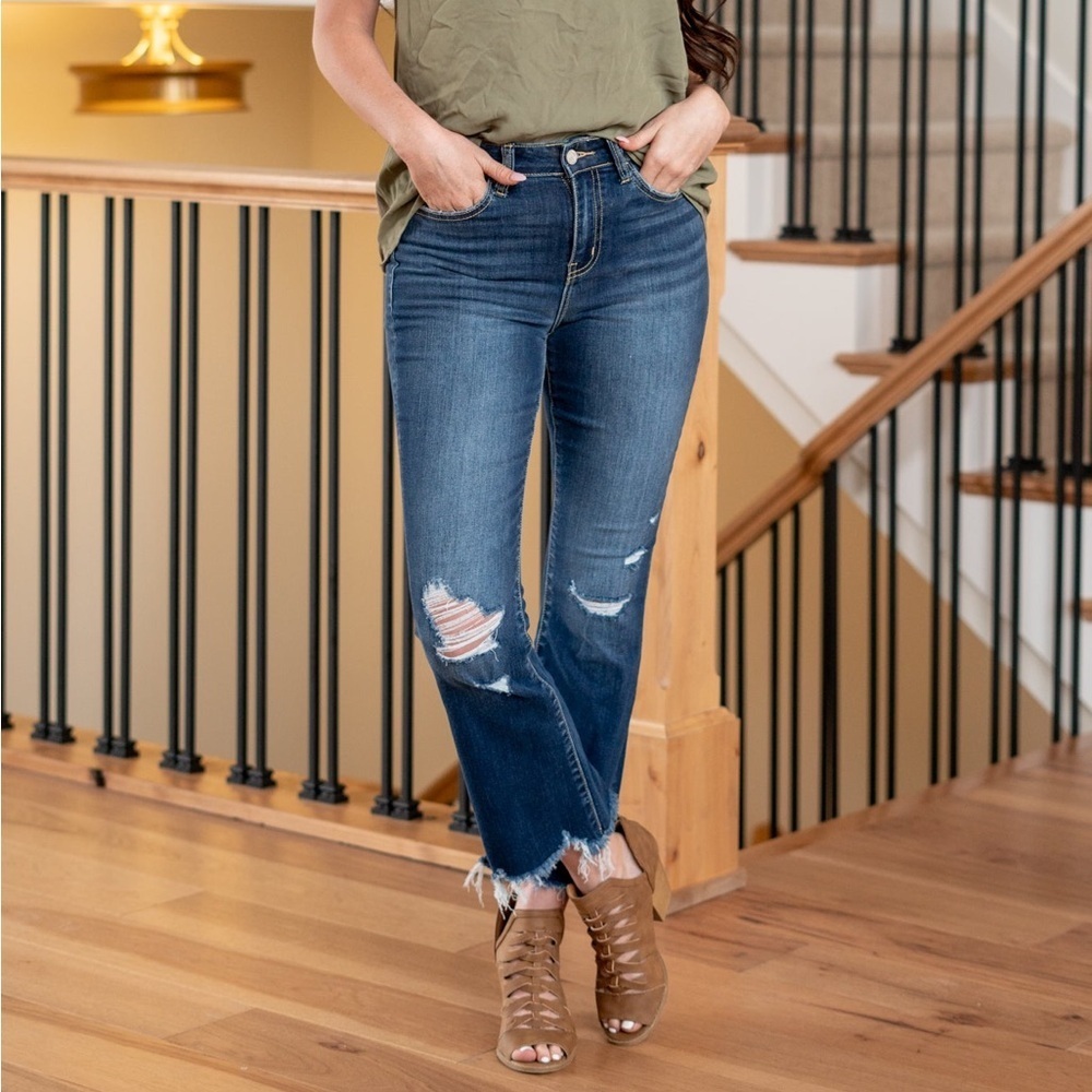 Vervet Women's Size 28/7 Bella Highrise Cropped Flare Blue Jeans Distressed NEW - Picture 4 of 14